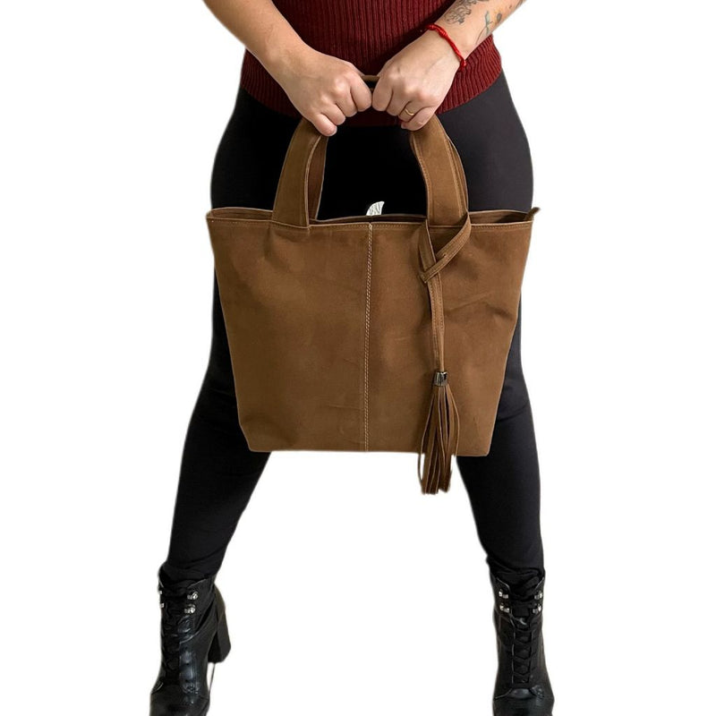 Bolsa Feminina de Camurça Sintética com Franjas Estilo Boho Chic | Tendência Inverno 2025